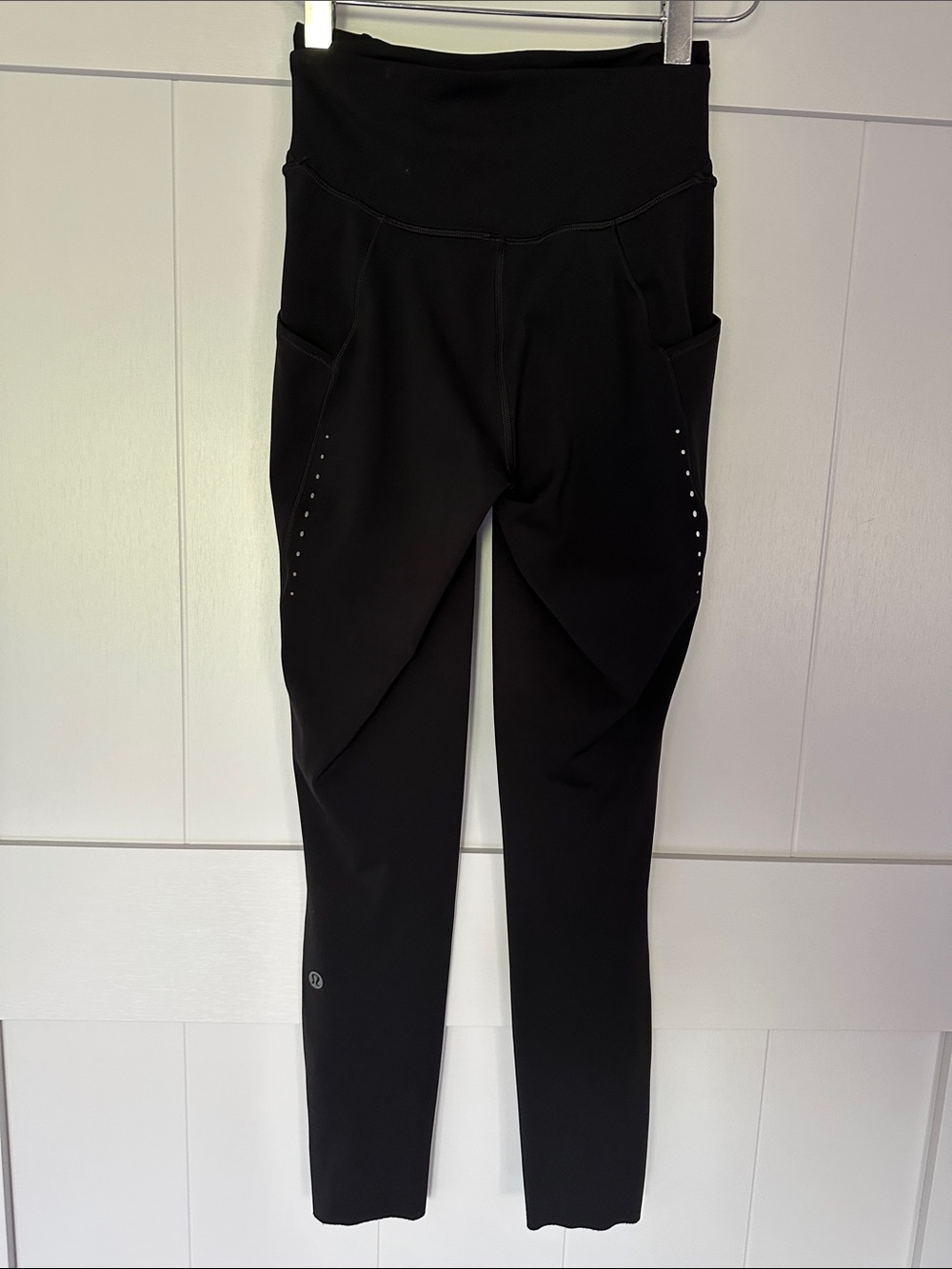 Lululemon Women’s Black High-Waist Leggings with Side Pocket Detail Size 2